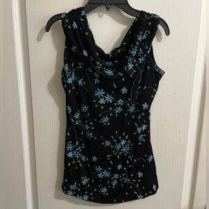 Susan Lawrence size M sleeveless tank top. Length 24”. Gently used.